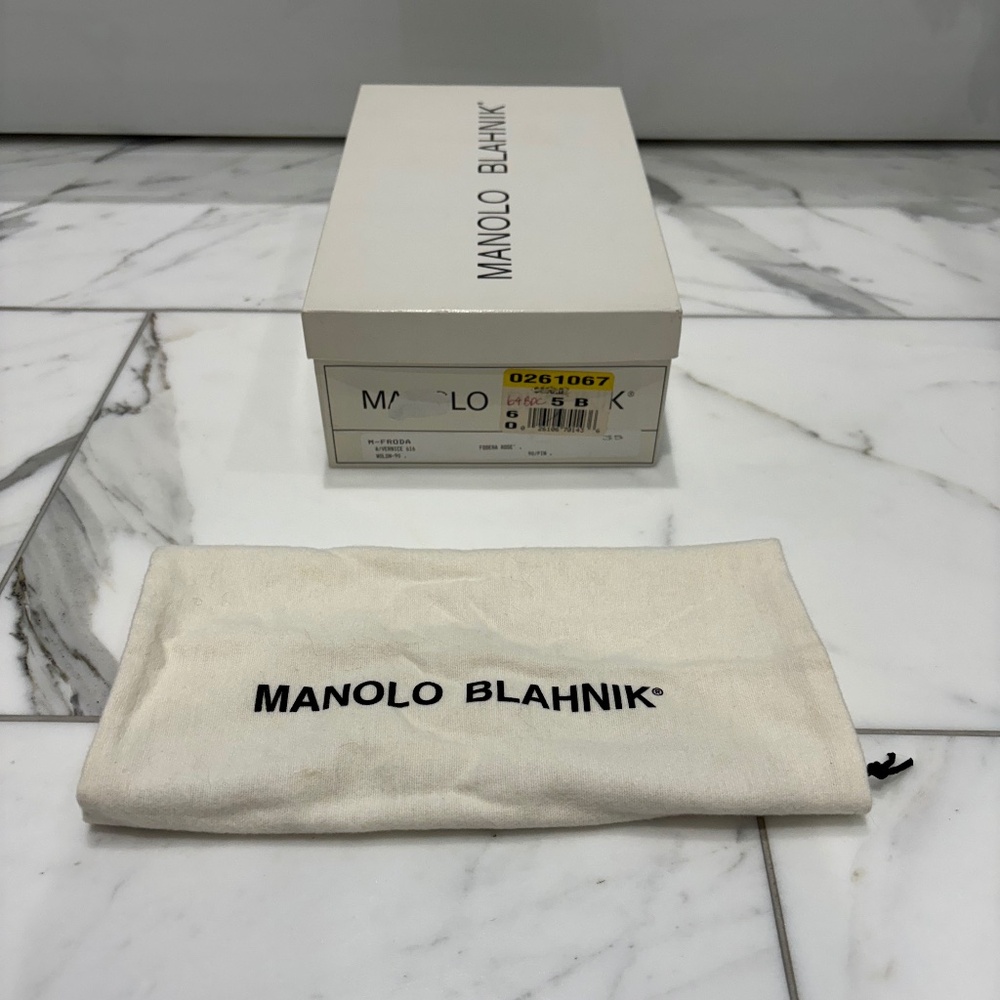 Manolo Blahnik Patent Leather Pumps Size EU35 / 5B - Picture 7 of 10